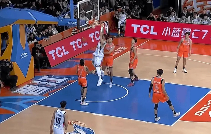 山东双核齐爆!小高攻守回暖锁小外,陶汉林统治级,就差陈林坚了|山东队|福建|高诗岩|篮板|比赛_新浪体育_新浪新闻